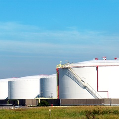 Oil tank